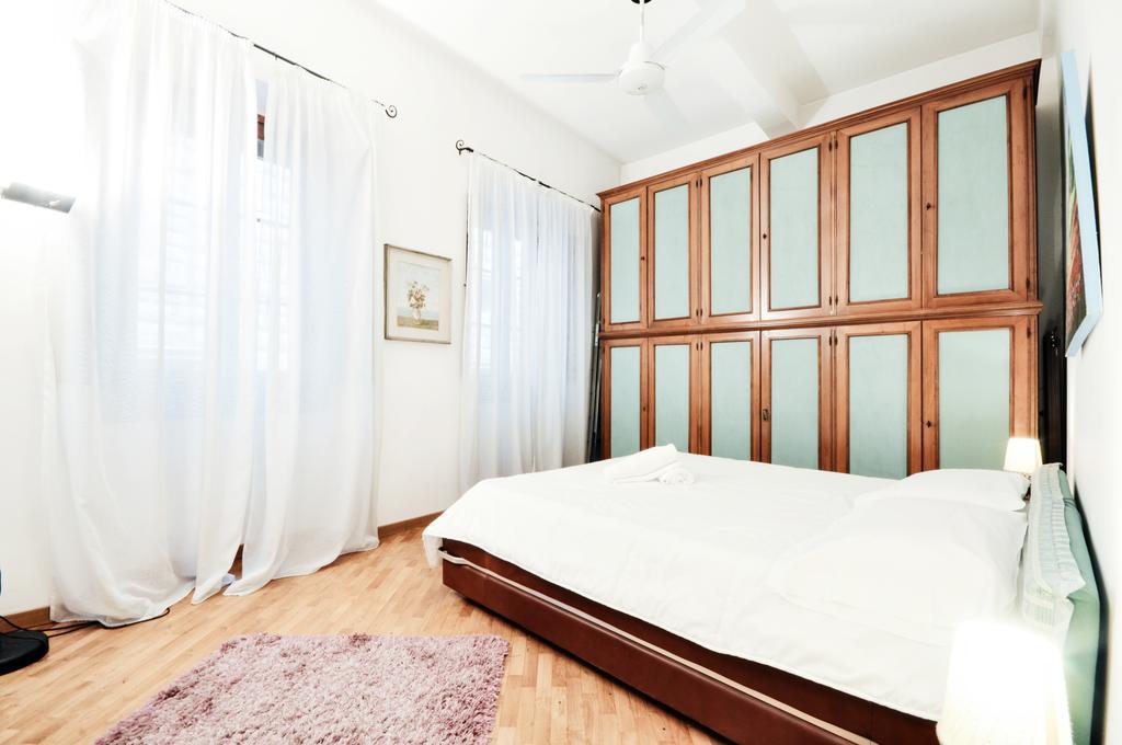 Uffizi Apartment 2 Φλωρεντία Δωμάτιο φωτογραφία